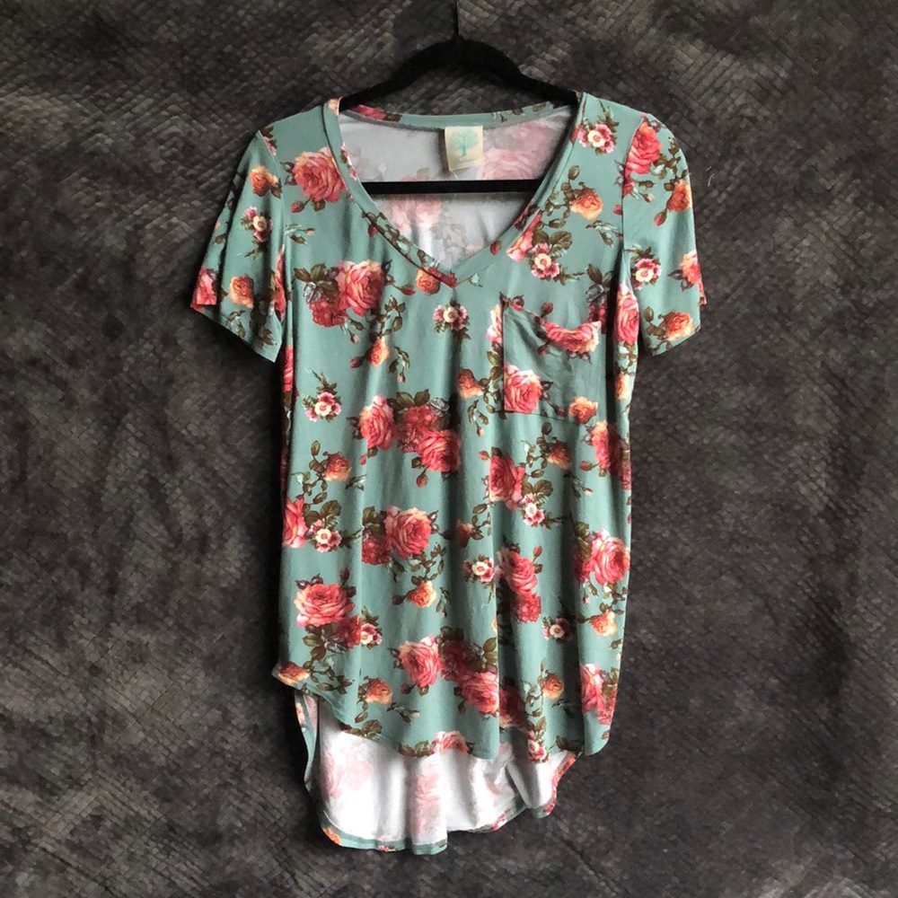 Mod Cloth High-Low Floral T-shirt! - Picture 2 of 4
